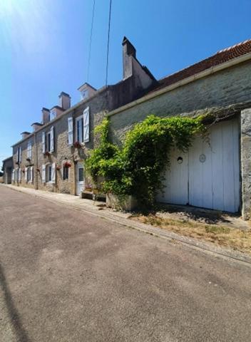 Chez Zoiseau Et Zoiseautte Bed and Breakfast Chassigny Εξωτερικό φωτογραφία